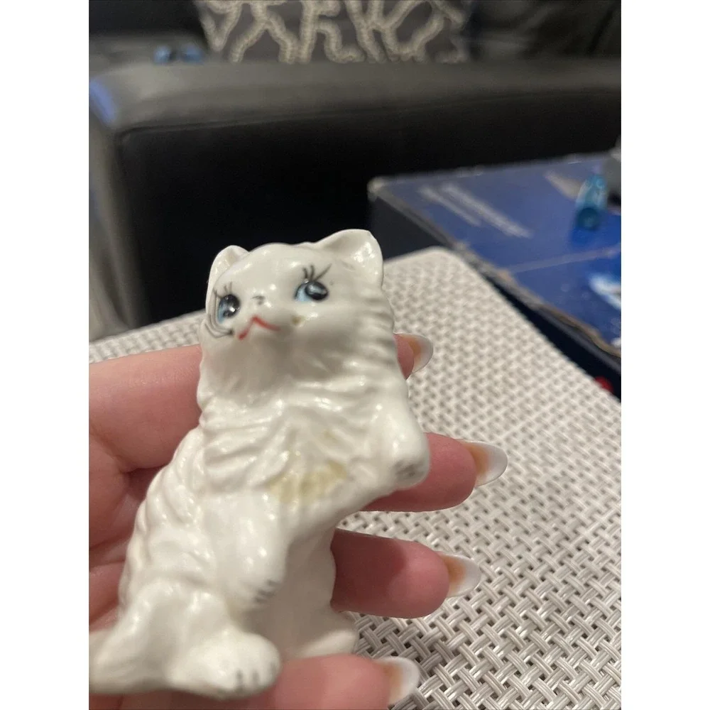 VINTAGE 1984 ENESCO Persian White Cat Figurine BEAUTIFUL 2.25